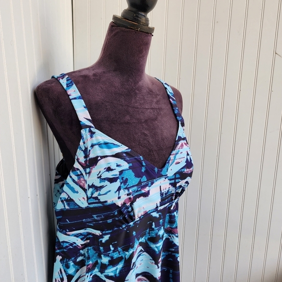 $60 NWT Noon 1 Piece Swim Skirted Bathing Suit Blue White Floral size 18 - Picture 5 of 16